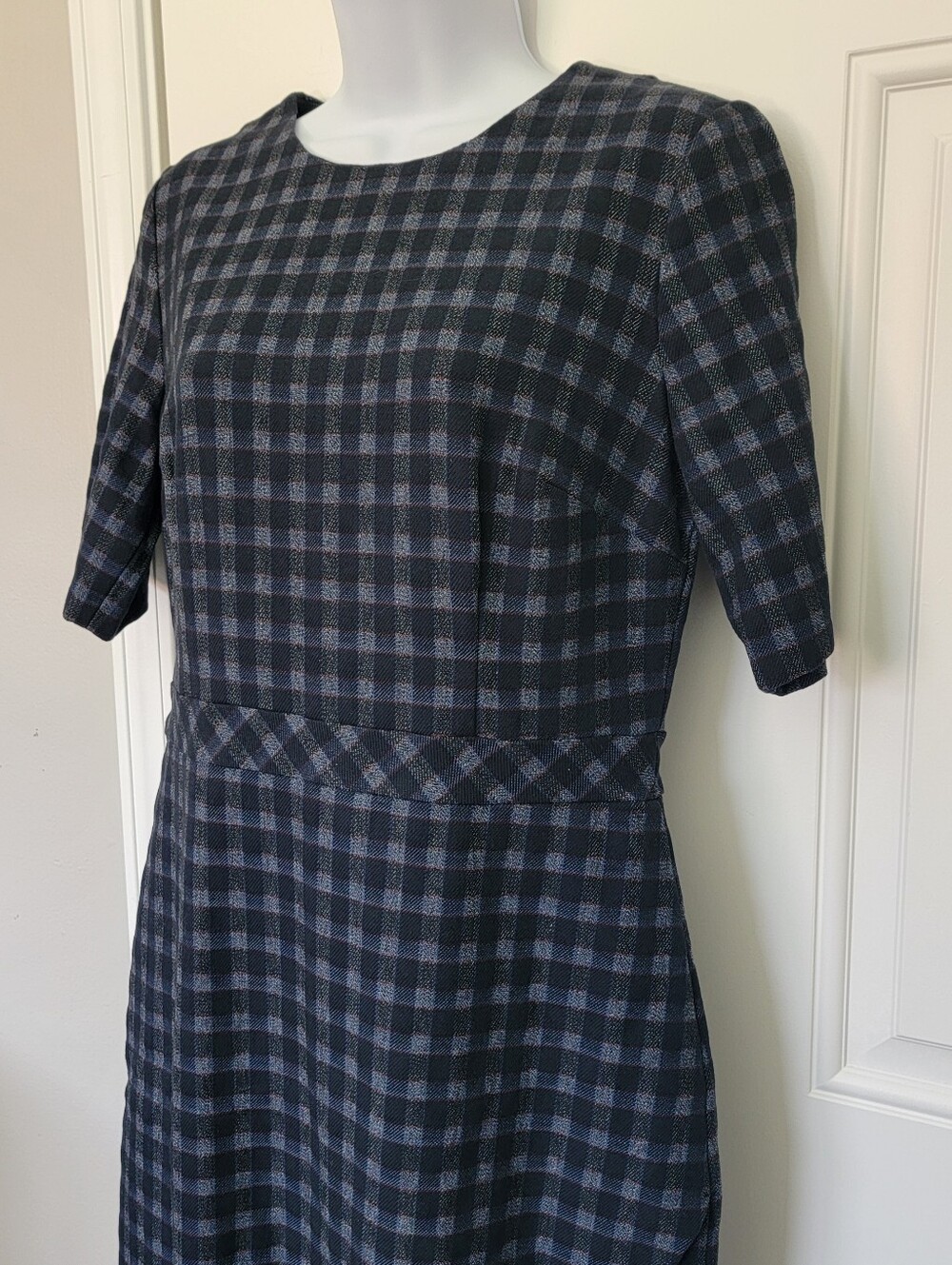 Banana Republic Blue Gray Plaid Tweed Sheath Slit Short Sleeve Midi Dress Sz 8 - Picture 4 of 12
